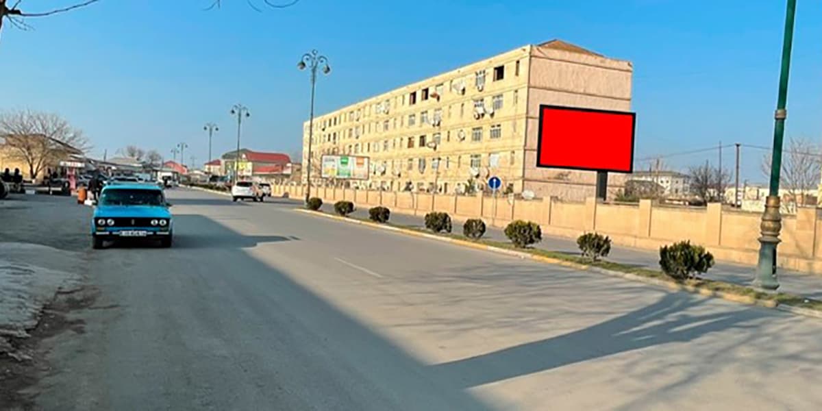 BL 174, İmişli. M.Əzizbəyov küçəsi.