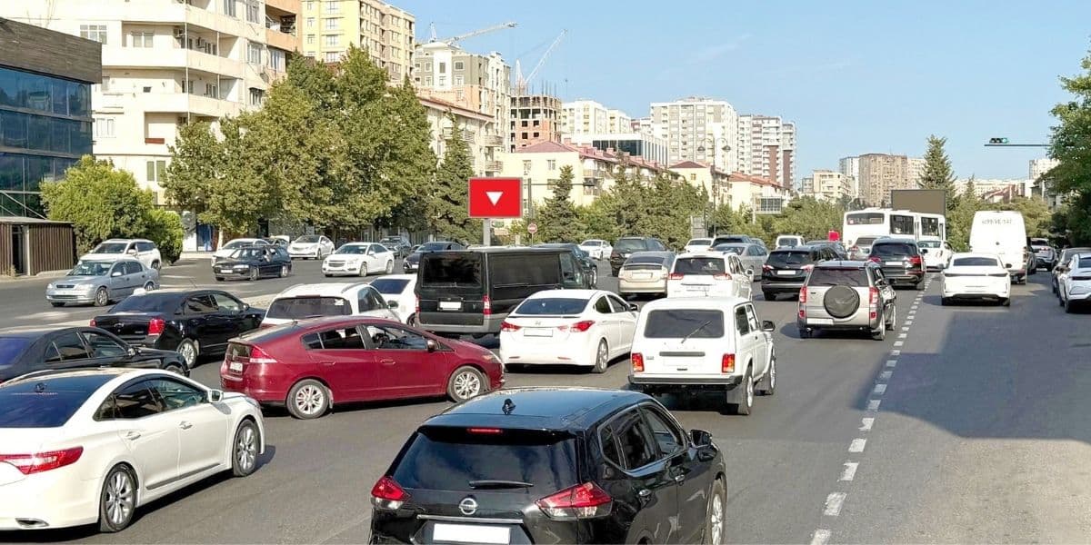 SL 127, Q.Qarayev pr., Araz supermarketin yanı