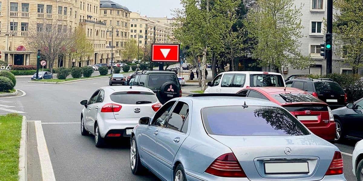 SL 118, Tbilisi pr. - İzmir küç., Ask Plazanın yanı