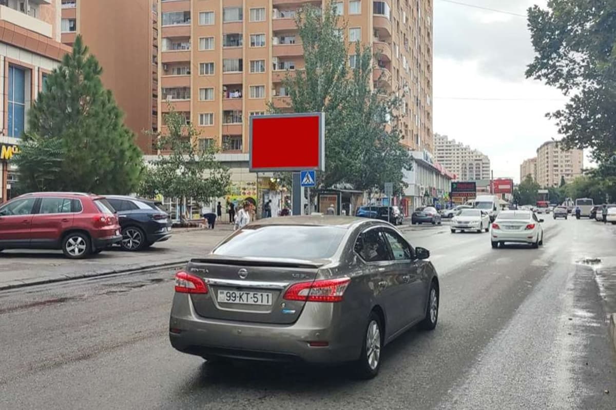 SL 085, Bakıxanov qəsəbəsi (Razin ticarət mərkəzinin yanı)