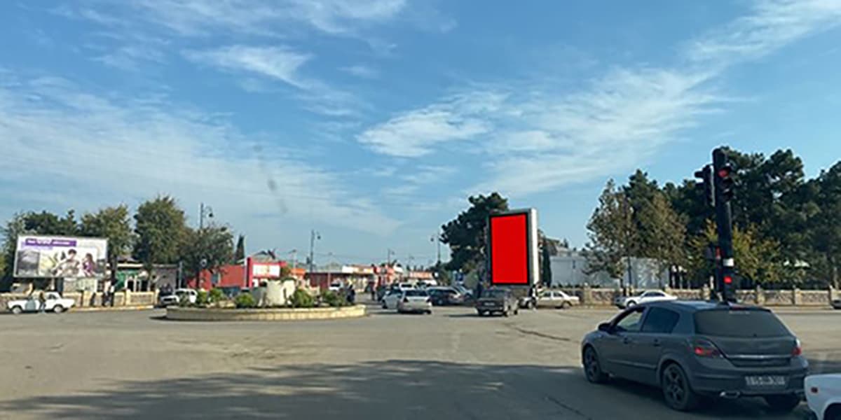 RN 002, Cəlilabad. Dairənin yanı