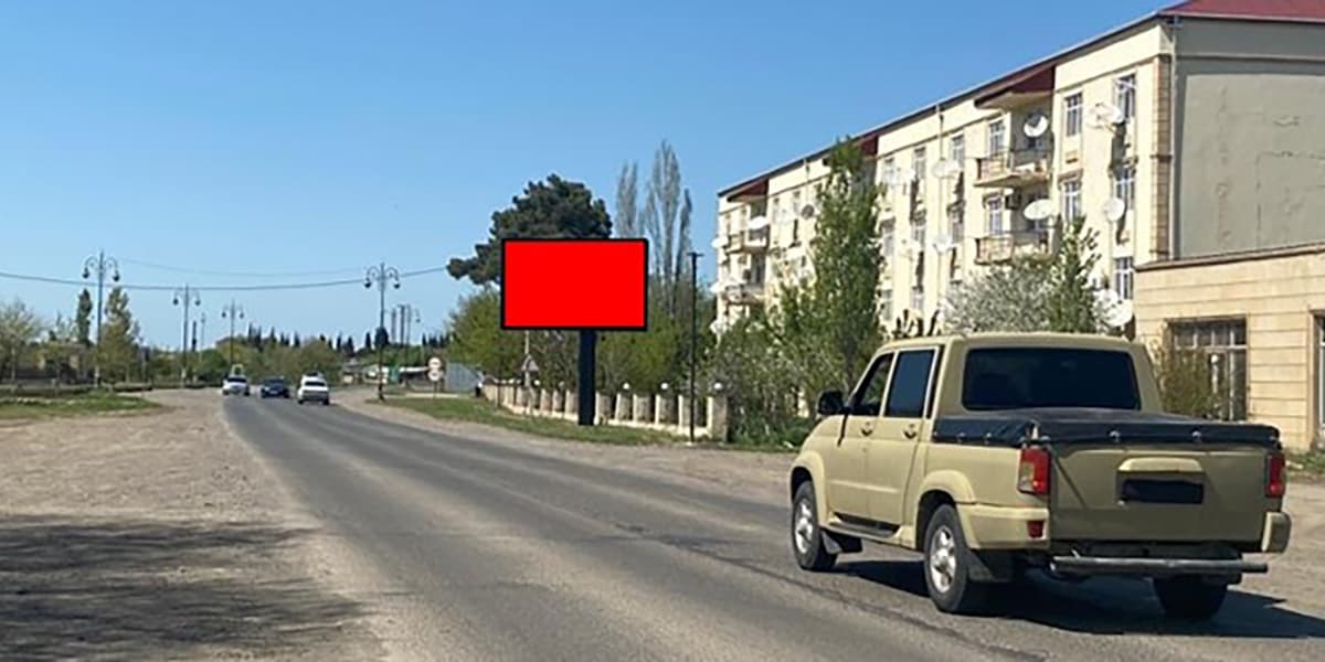 BL 131, Cəlilabad. Qurtuluş küç, Mərkəzi diaqnostikanın qarşısı