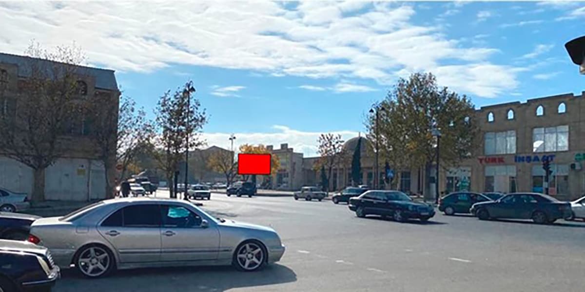 BL 150, Gəncə. Ş.İ.Xətai pr. Bazarın qarşısı