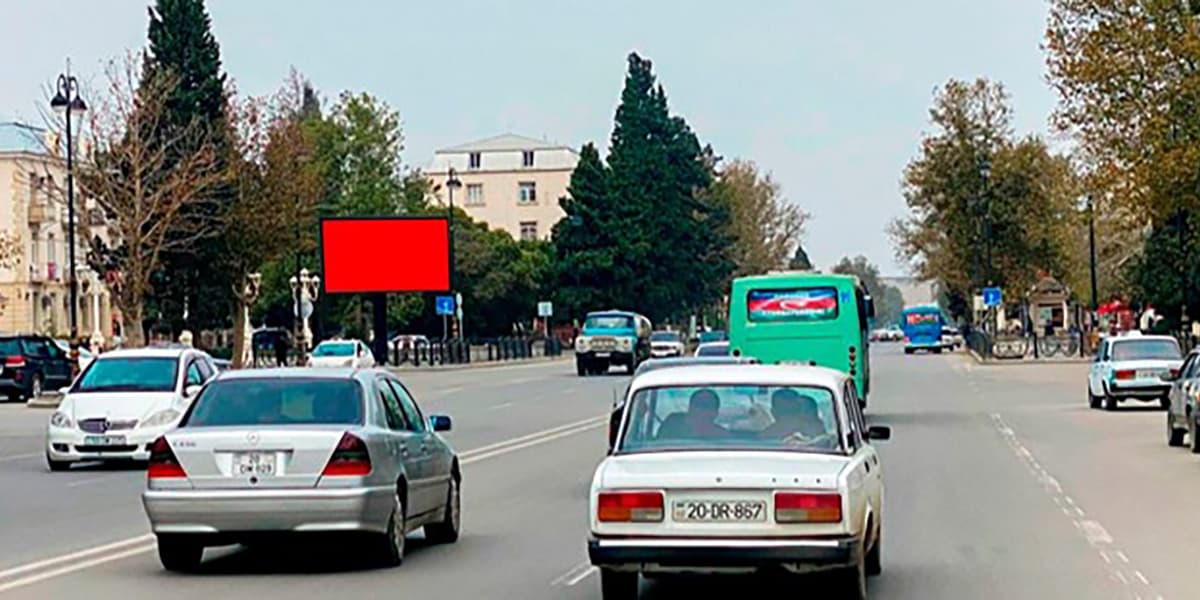 LB 015, Gəncə. Ş.İ.Xətai pr. Az.Texnologiya Uni. üzbəüz