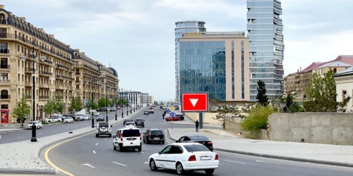 SL 089, Xəqani Rüstəmov küçəsi, Ağ şəhər
