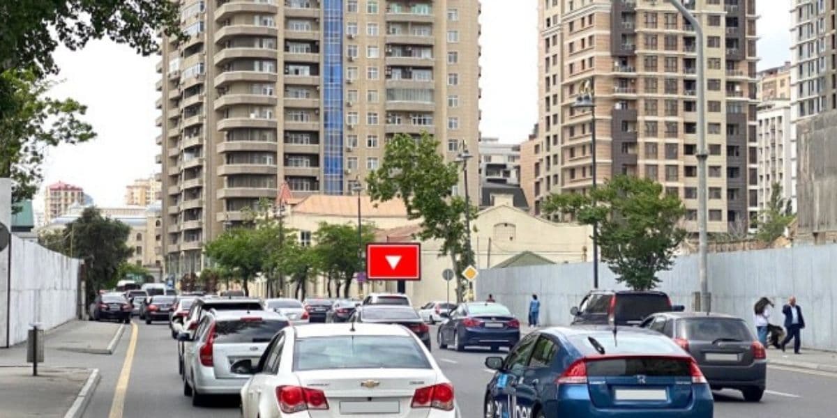 SL 093, 28 may küçəsi - Elman Ovçuyev küçəsi